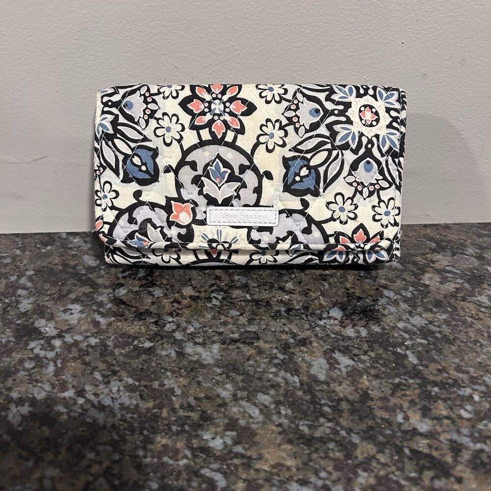 Vera Bradley Wallet Floral RFID Smartphone Wristlet Lisbon Medallion GUC Fold